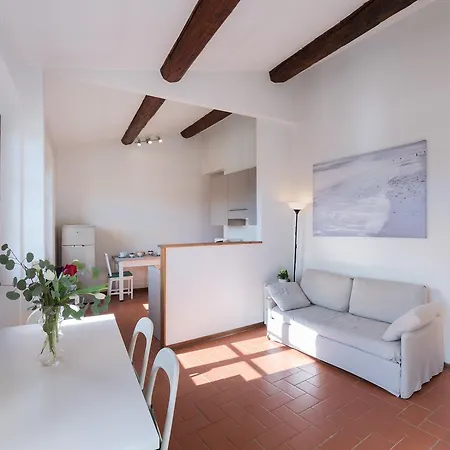 Roommo Sant'Ambrogio Apartment Florence
